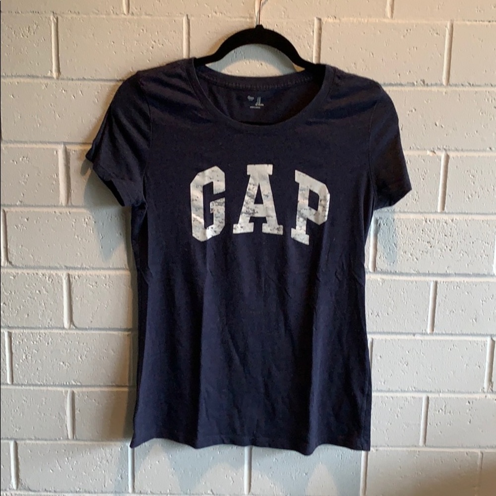 🎉MOVING SALE Gap cotton tee size M🎉